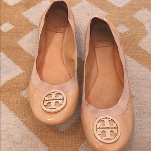 Tory Burch Caroline flats in Nude (size 9)
